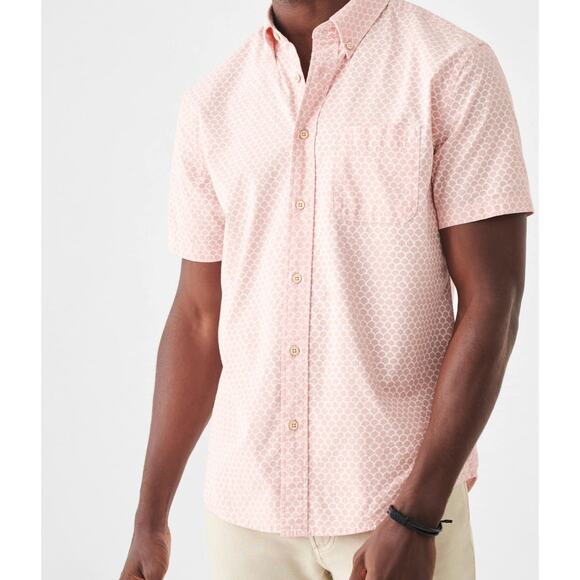 Faherty Playa Fish Scale Pink Shirt Men’s M Short Sleeve Organic Cotton - Picture 2 of 4